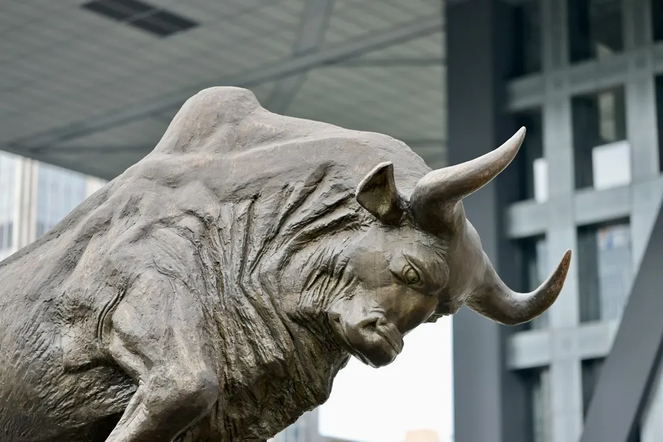 Bull statue representing markets