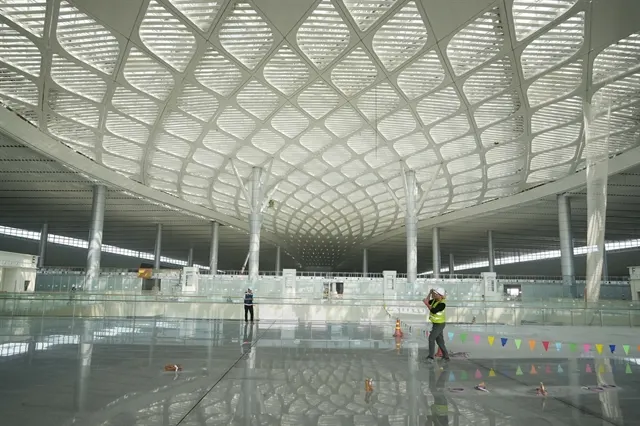 Vietnam's 13 billion dollar Long Thanh airport is due to open on 1 December: delays, a procurement scandal and a 25 dollar fee