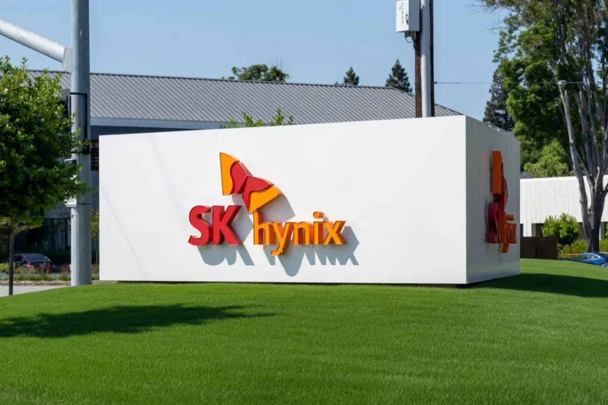 SK Hynix reports on 28 October and Samsung on 29 October: the earnings week that decides if the AI chip trade survives