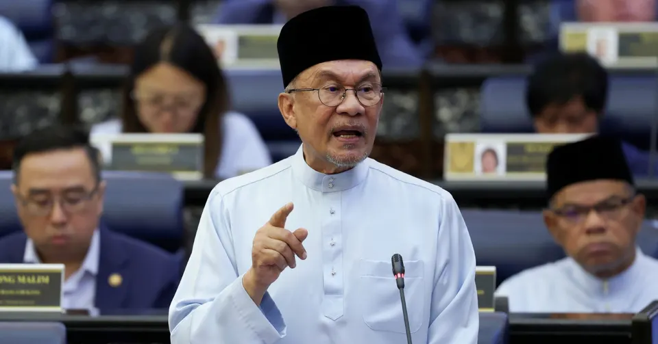 Anwar Ibrahim speaking in parliament