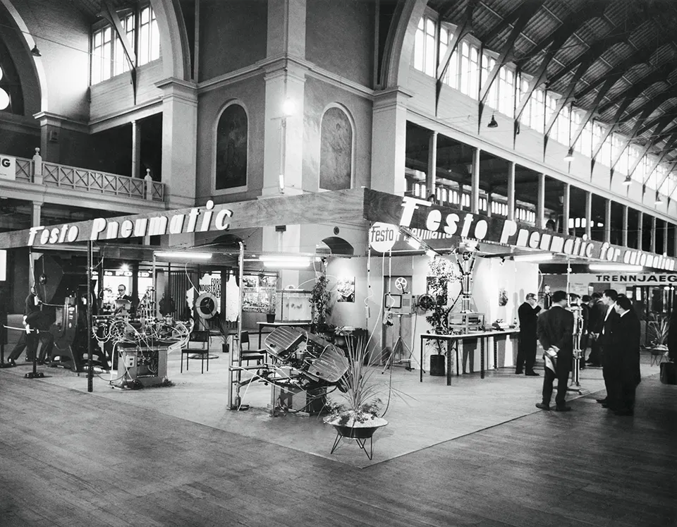 Trade fair exhibition stand